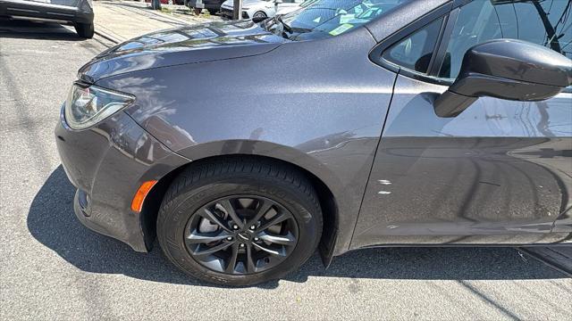 2020 Chrysler Pacifica AWD Launch Edition