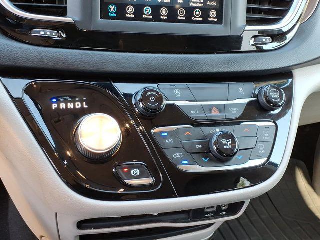 2020 Chrysler Voyager LXI