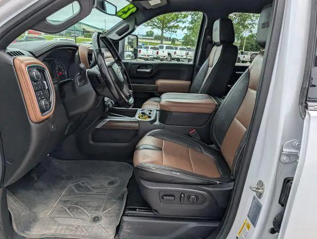 2023 Chevrolet Silverado 2500HD 4WD Crew Cab Standard Bed High Country for sale in Waterloo, IA