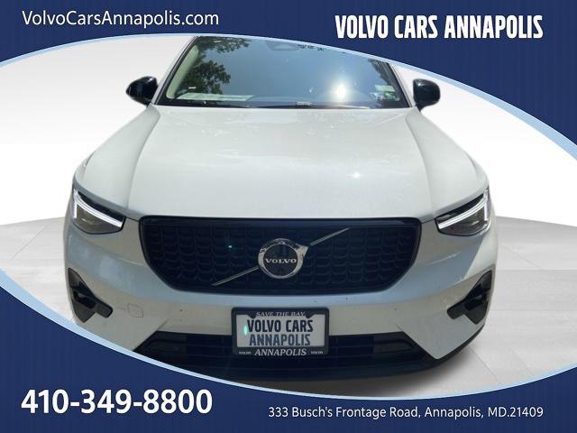 2026 Volvo XC40 Plus, B5 AWD Gas mild hybrid, Dark