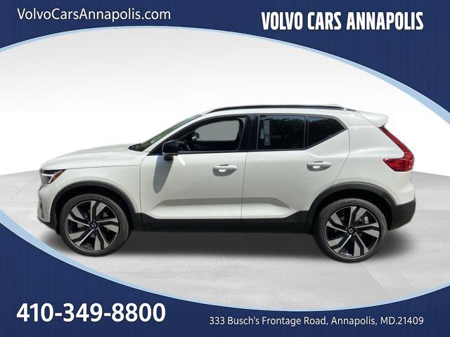 2026 Volvo XC40 Plus, B5 AWD Gas mild hybrid, Dark