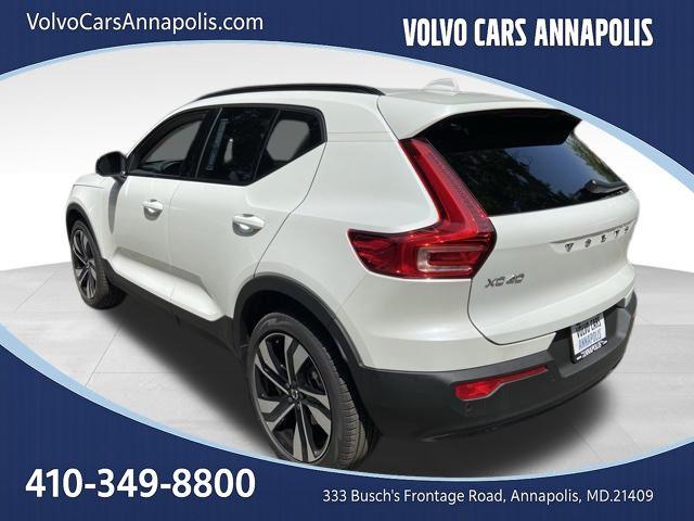 2026 Volvo XC40 Plus, B5 AWD Gas mild hybrid, Dark