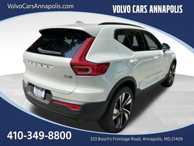 2026 Volvo XC40 Plus, B5 AWD Gas mild hybrid, Dark