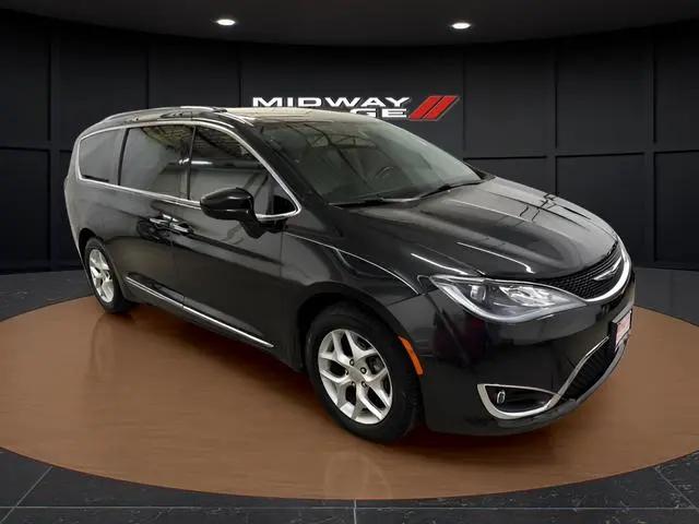 2018 Chrysler Pacifica Touring L Plus for sale in Chicago, IL