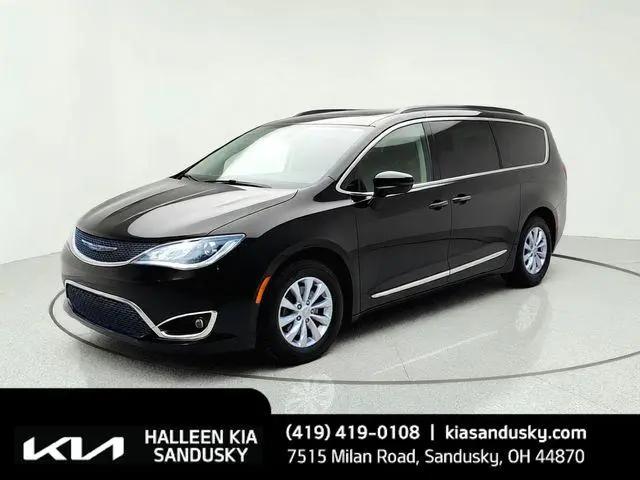 2017 Chrysler Pacifica Touring-L for sale in Sandusky, OH