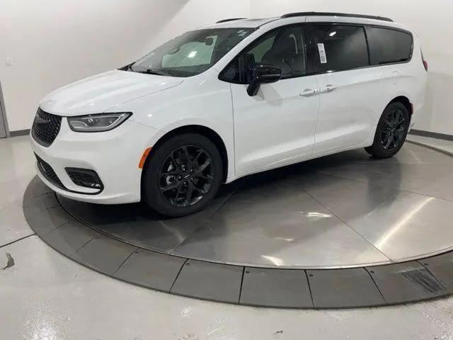 2025 Chrysler Pacifica Limited for sale in Hagerstown, MD