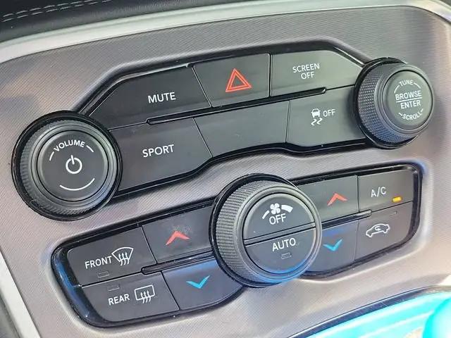 2019 Dodge Challenger SXT