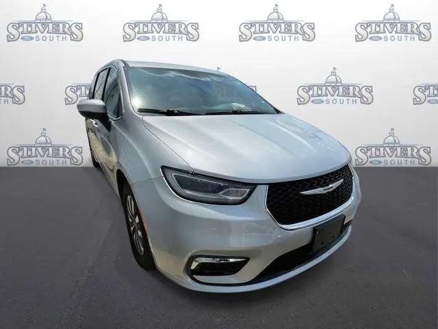 2023 Chrysler Pacifica Hybrid Touring L for sale in Union City, GA