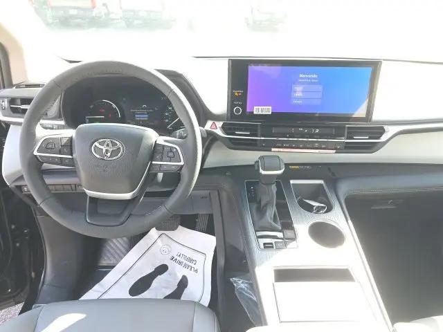 2026 Toyota Sienna XLE for sale in Brook Park, OH