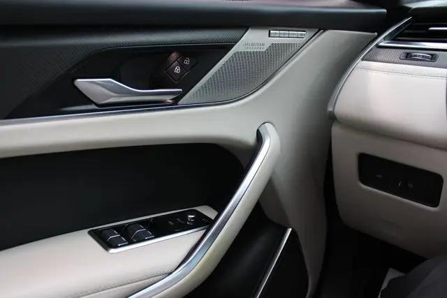 2022 Jaguar F-PACE SVR P550 AWD Automatic
