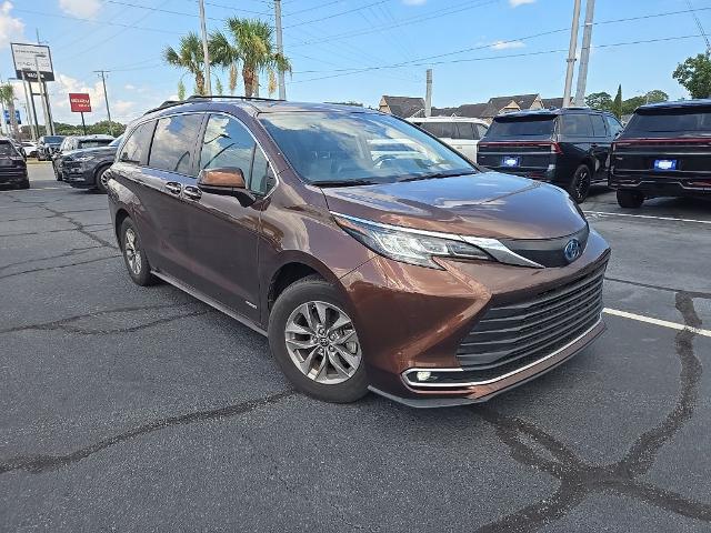 2021 Toyota Sienna XLE for sale in Savannah, GA