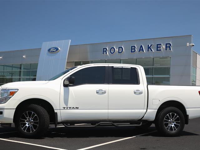 2021 Nissan Titan Crew Cab SV 4x4