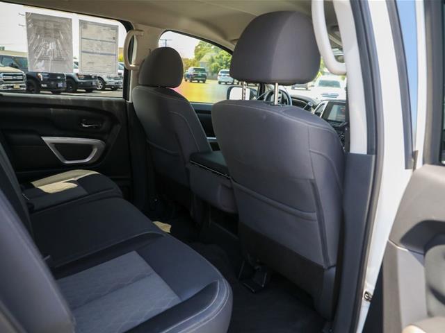 2021 Nissan Titan Crew Cab SV 4x4