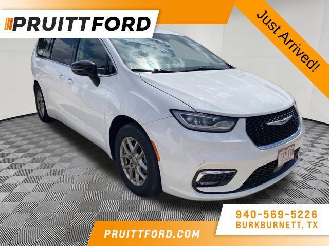 2024 Chrysler Pacifica Touring L for sale in Burkburnett, TX