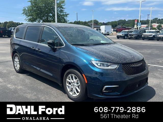 2025 Chrysler Pacifica Select for sale in Onalaska, WI