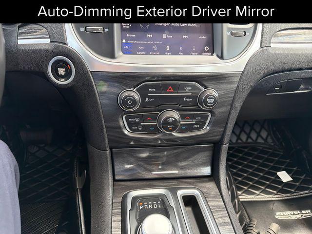2021 Chrysler 300 Touring L AWD