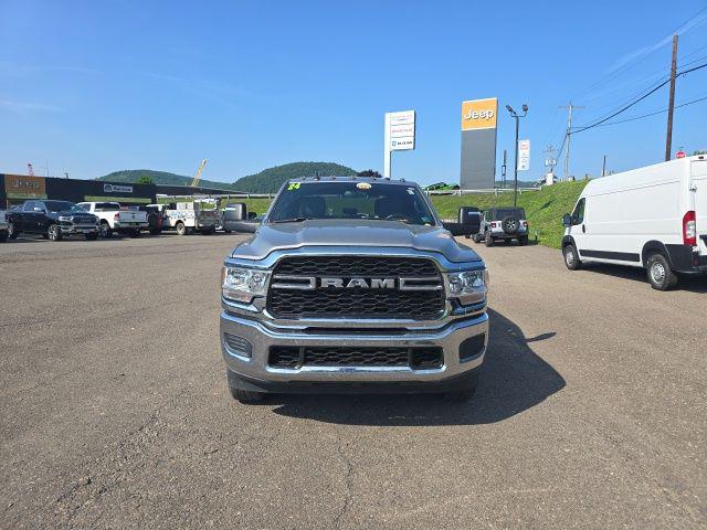2024 RAM 2500 Tradesman Crew Cab 4x4 64 Box 2024 RAM 2500 Tradesman Crew Cab 4x4 64 Box