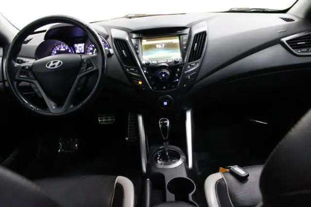 2013 Hyundai Veloster Turbo w/Black