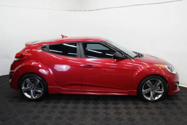 2013 Hyundai Veloster Turbo w/Black