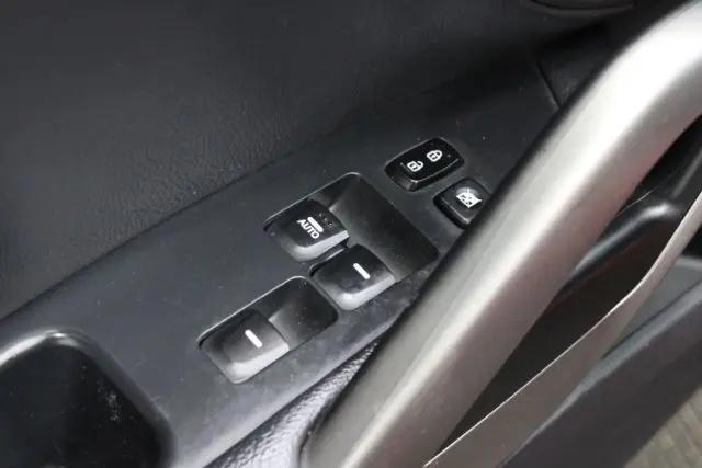 2013 Hyundai Veloster Turbo w/Black