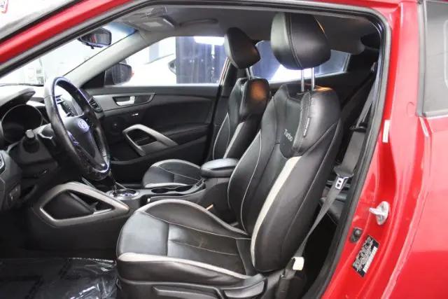 2013 Hyundai Veloster Turbo w/Black