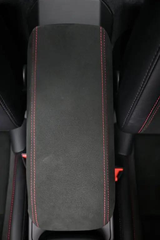 2025 Porsche 911 Carrera 4 GTS