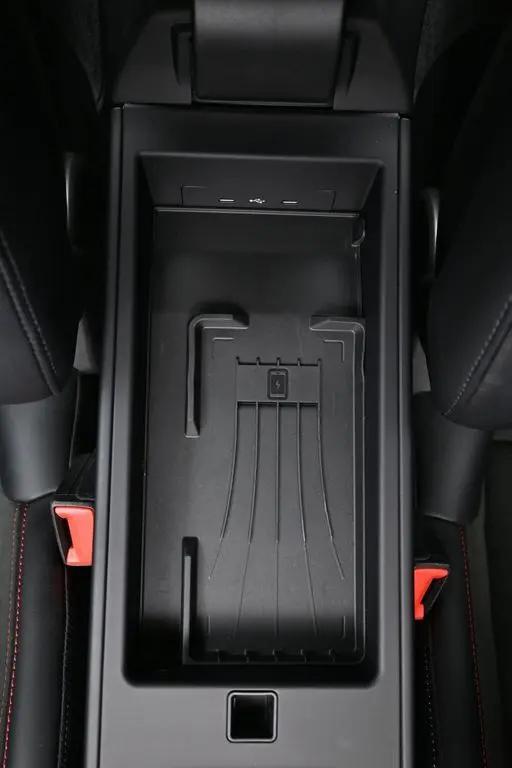 2025 Porsche 911 Carrera 4 GTS
