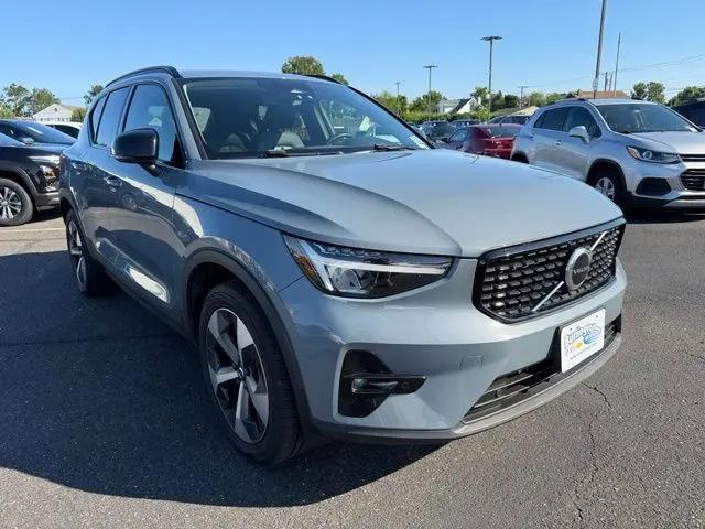 2023 Volvo XC40 B5 Plus Dark Theme for sale in Burlington, NJ