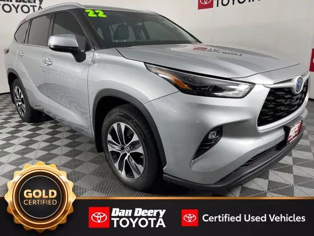 2022 Toyota Highlander Hybrid XLE for sale in Cedar Falls, IA