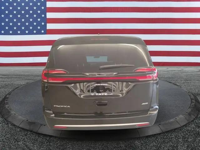 2027 Chrysler Pacifica Select AWD
