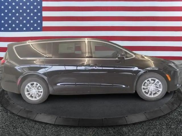 2027 Chrysler Pacifica Select AWD