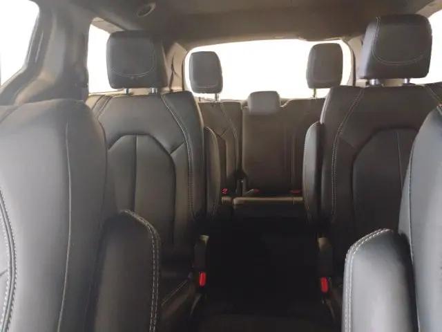 2027 Chrysler Pacifica Select AWD