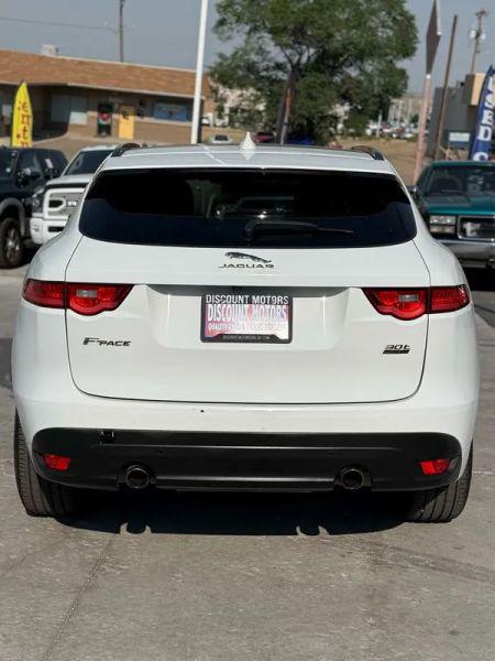 2018 Jaguar F-PACE 30t R-Sport