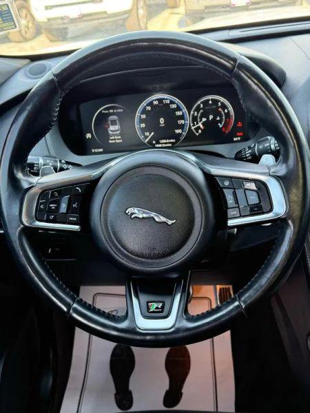 2018 Jaguar F-PACE 30t R-Sport