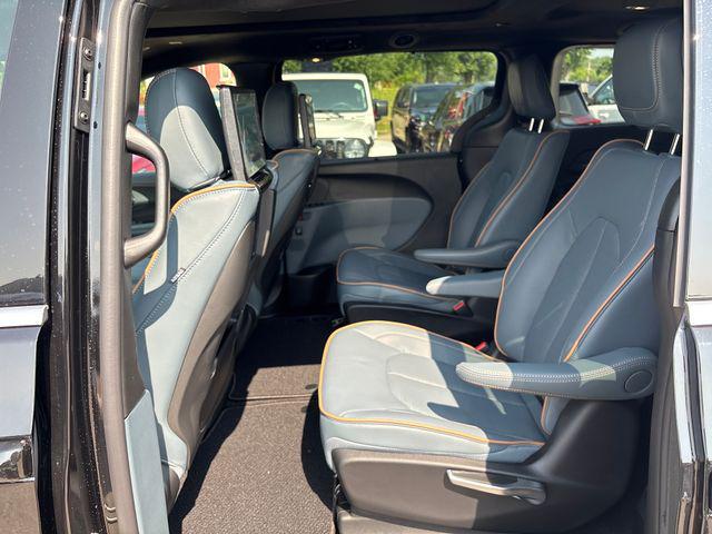 2027 Chrysler Pacifica Pinnacle