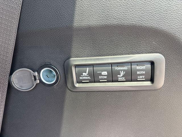 2027 Chrysler Pacifica Pinnacle