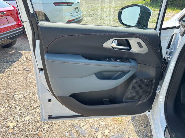2027 Chrysler Pacifica Pinnacle