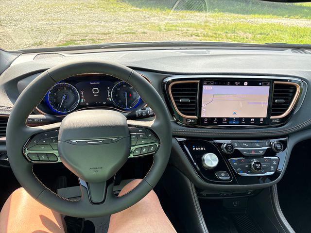 2027 Chrysler Pacifica Pinnacle