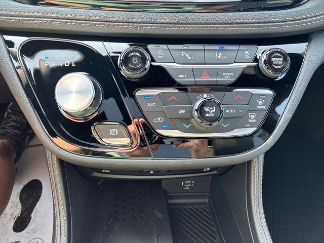 2027 Chrysler Pacifica Pinnacle