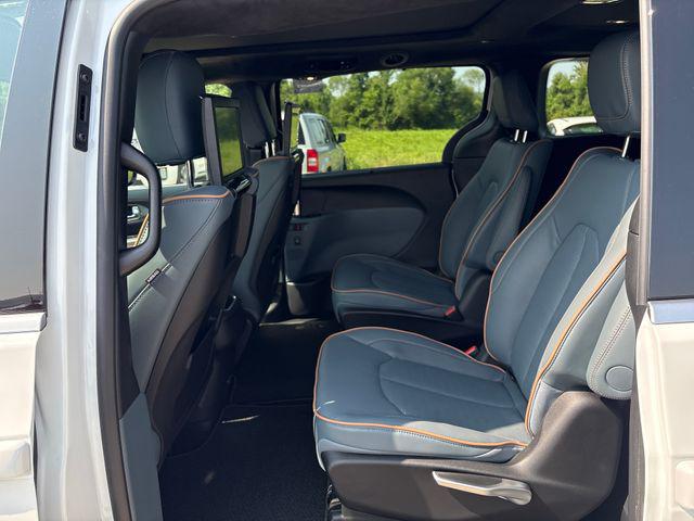 2027 Chrysler Pacifica Pinnacle