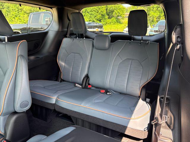 2027 Chrysler Pacifica Pinnacle