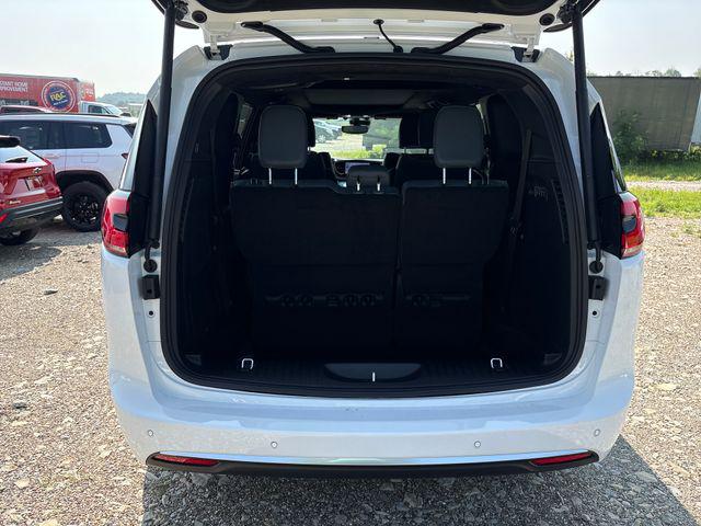 2027 Chrysler Pacifica Pinnacle