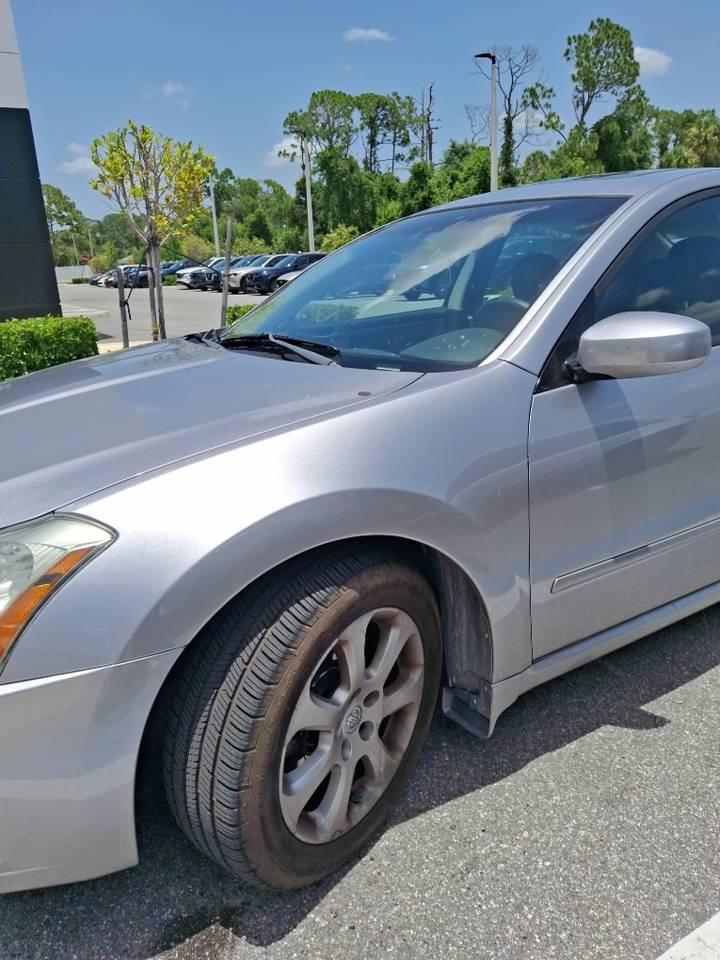 Radiant Silver Metallic 2007 Nissan Maxima Sedan Front-Wheel Drive