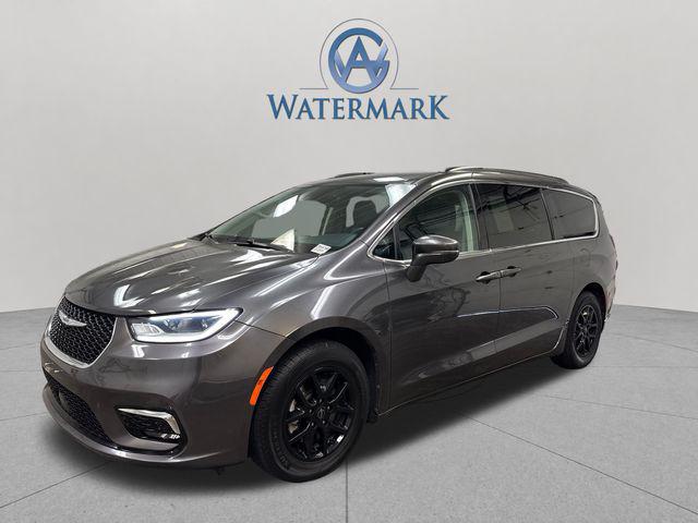 2022 Chrysler Pacifica Touring L for sale in MARION, IL