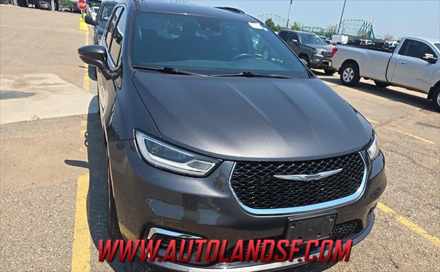2022 Chrysler Pacifica Touring AWD for sale in Sioux Falls, SD