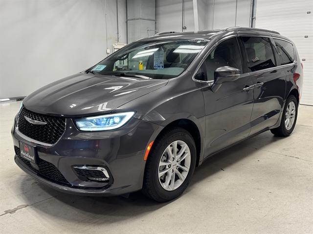 2022 Chrysler Pacifica Touring AWD
