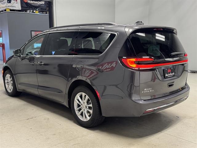 2022 Chrysler Pacifica Touring AWD