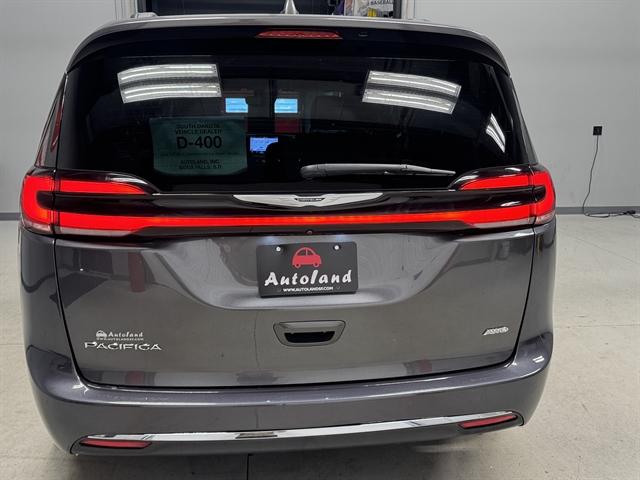 2022 Chrysler Pacifica Touring AWD