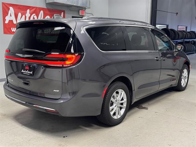 2022 Chrysler Pacifica Touring AWD
