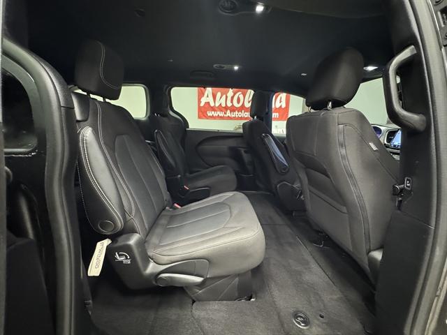 2022 Chrysler Pacifica Touring AWD